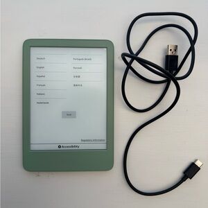 Kindle Basic in Matcha with Accessories
